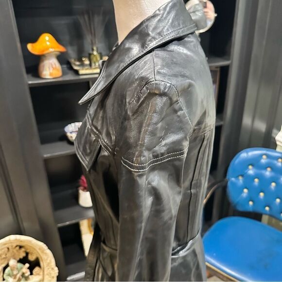 Berry’s on Main Columbia SC Boutique Vintage Leather Trench Coat - Picture 7 of 14
